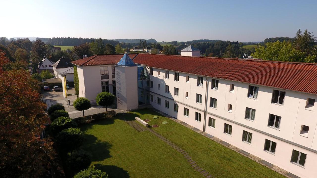 Spectrum Kirche Exerzitien-Und Bildungshaus Auf Mariahilf Passau Exterior photo