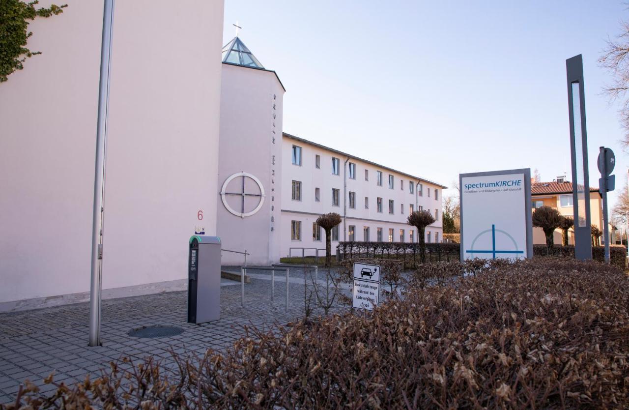 Spectrum Kirche Exerzitien-Und Bildungshaus Auf Mariahilf Passau Exterior photo