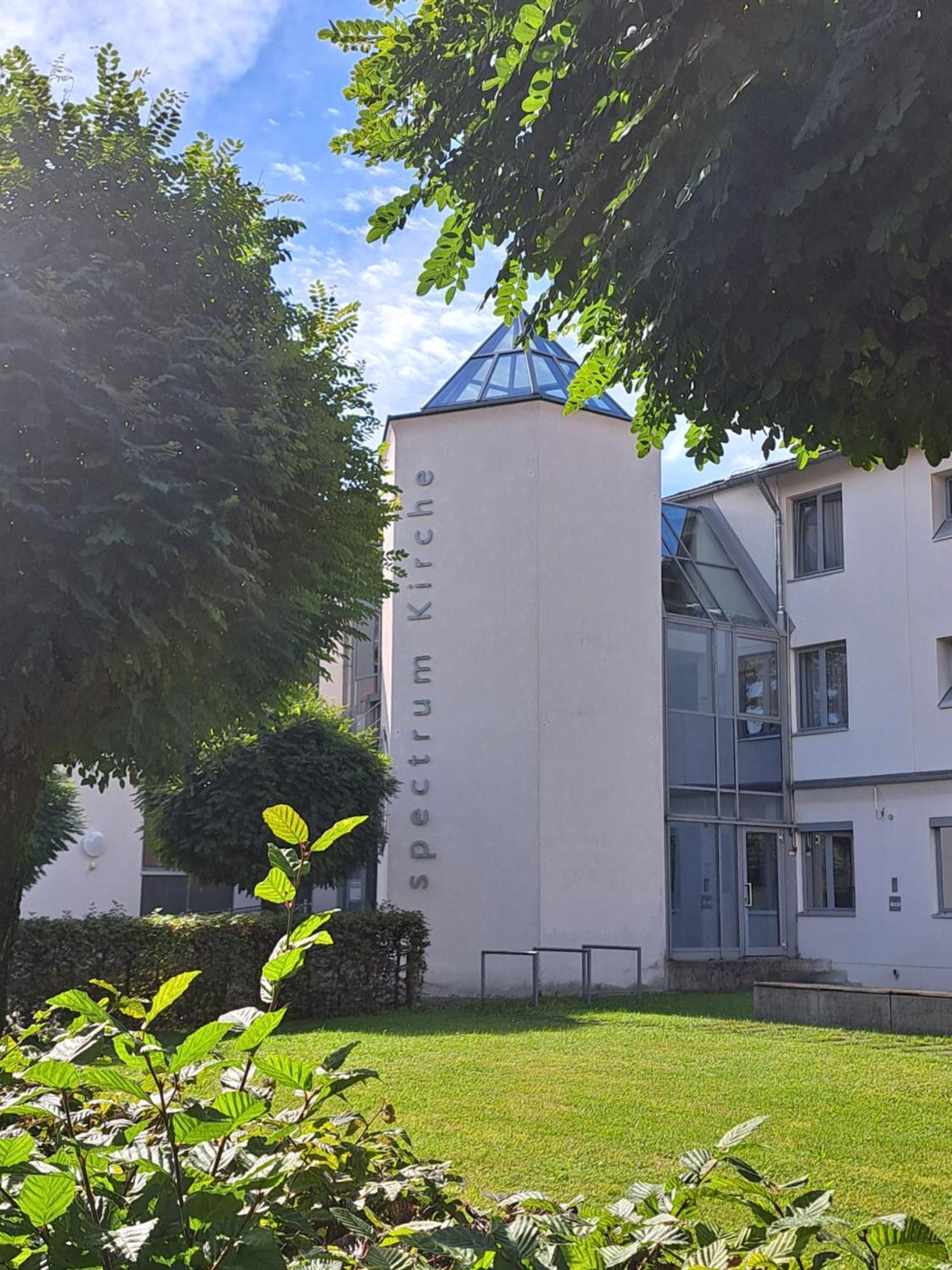Spectrum Kirche Exerzitien-Und Bildungshaus Auf Mariahilf Passau Exterior photo