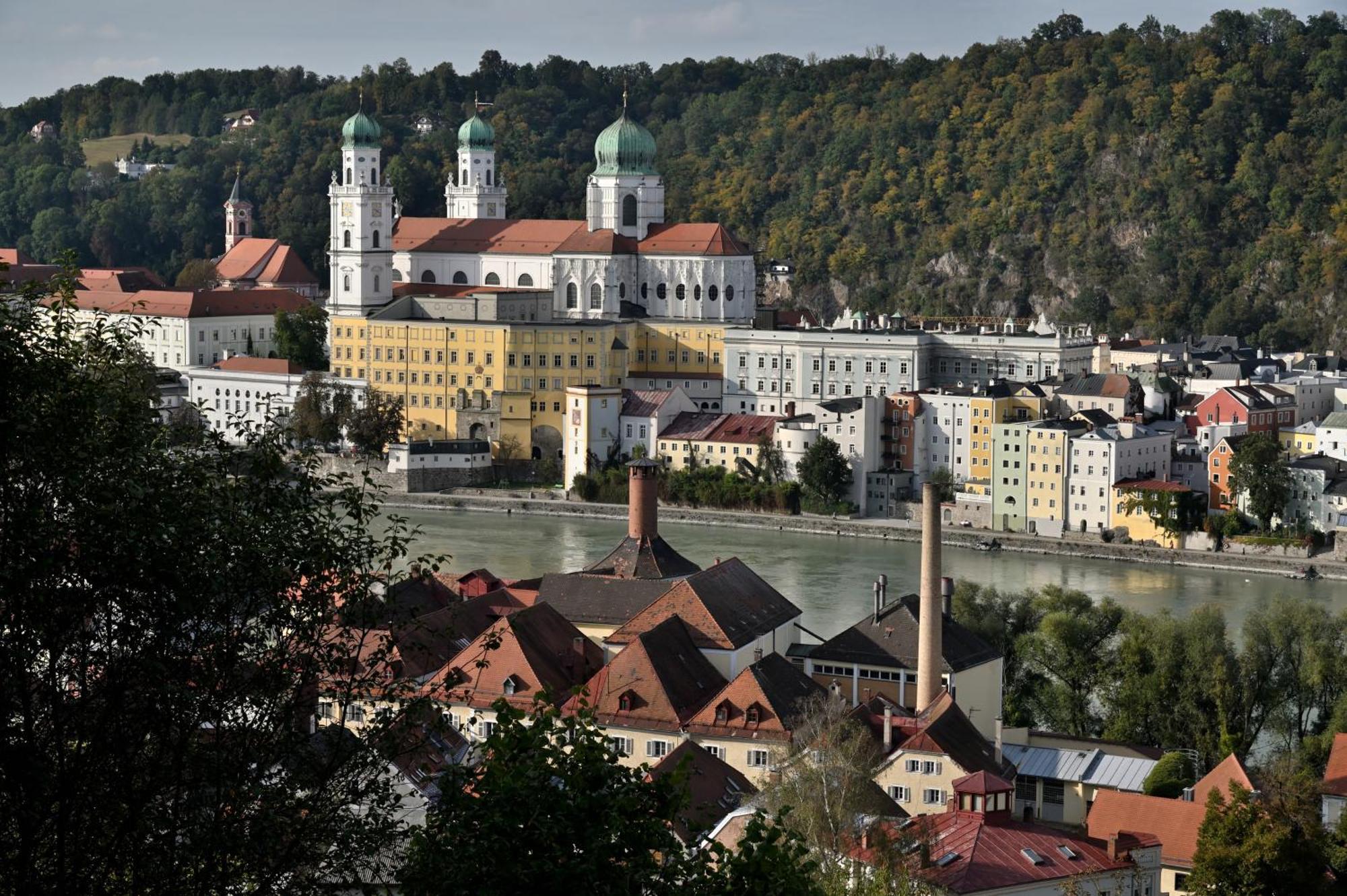 Spectrum Kirche Exerzitien-Und Bildungshaus Auf Mariahilf Passau Exterior photo
